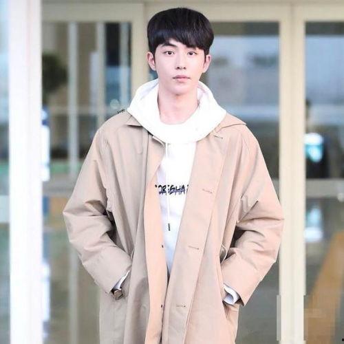 明星同款风衣男,明星同款风衣，男生必备时尚单品